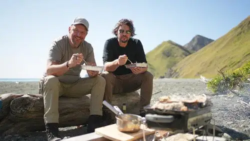 Off the Grid with Colin and Manu Temporada 1 Episodios 1 • Sub Español
