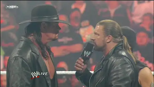 Raw Temporada 19 Episodios 13 • Sub Español
