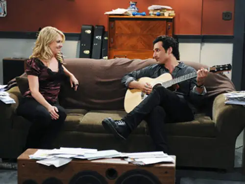 Melissa & Joey Temporada 1 Episodios 4 • Sub Español