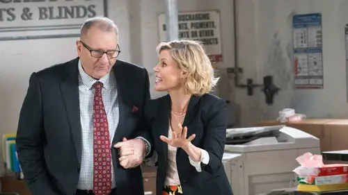 Modern Family Temporada 10 Episodios 13 • Sub Español