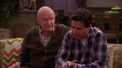 Todo el mundo quiere a Raymond Temporada 8 Episodios 13 • Sub Español