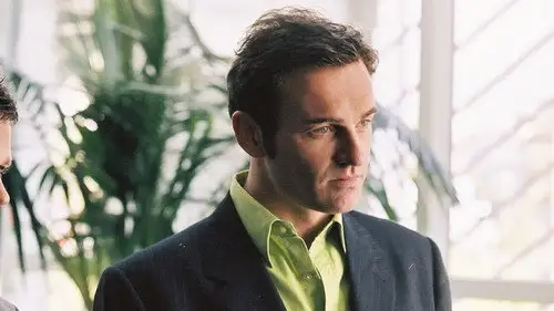 Nip/Tuck, a golpe de bisturí Temporada 1 Episodios 13 • Sub Español