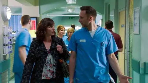 Casualty Temporada 28 Episodios 8 • Sub Español