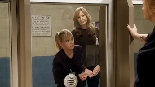 Mom Temporada 5 Episodios 17 • Sub Español