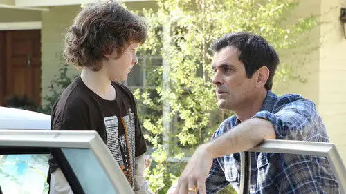 Modern Family Temporada 2 Episodios 5 • Sub Español