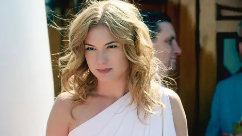 Revenge Temporada 1 Episodios 1 • Sub Español