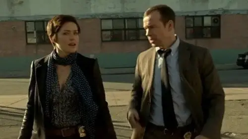Familia de policías Temporada 3 Episodios 13 • Sub Español