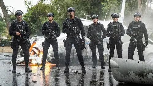 S.W.A.T.: Los hombres de Harrelson Temporada 3 Episodios 21 • Sub Español