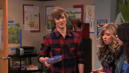 iCarly 2007 Temporada 4 Episodios 10 • Sub Español