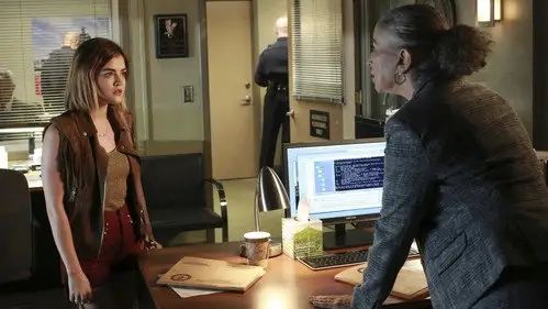 Pequeñas mentirosas Temporada 6 Episodios 18 • Sub Español
