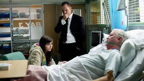 Holby City Temporada 12 Episodios 19 • Sub Español