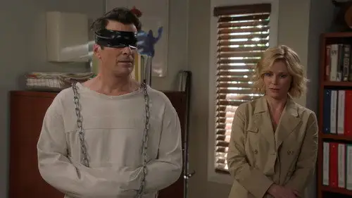 Modern Family Temporada 8 Episodios 17 • Sub Español