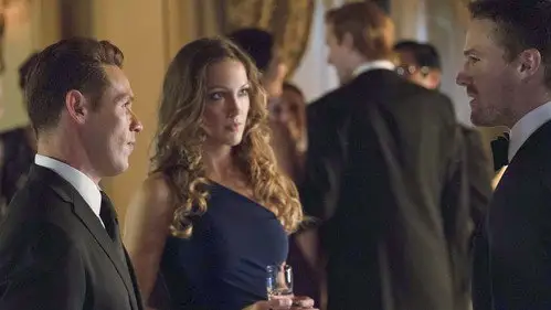 Arrow Temporada 2 Episodios 4 • Sub Español