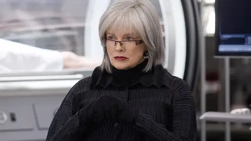Fringe Temporada 5 Episodios 10 • Sub Español