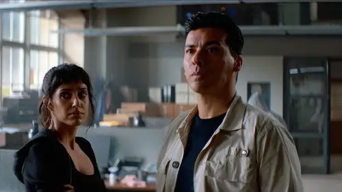 Objetivo: París Temporada 1 Episodios 6 • Sub Español