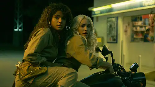 Sky Rojo Temporada 1 Episodios 8 • Sub Español