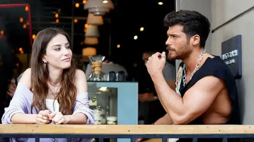 El hombre equivocado Temporada 1 Episodios 2 • Sub Español