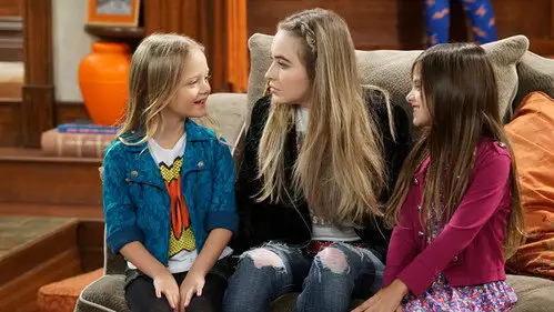 Riley y el mundo Temporada 3 Episodios 12 • Sub Español