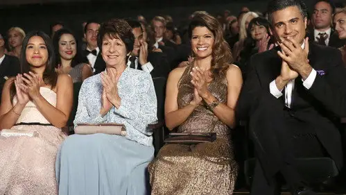Jane the Virgin Temporada 1 Episodios 9 • Sub Español
