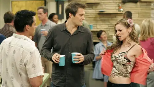 Joey Temporada 1 Episodios 3 • Sub Español