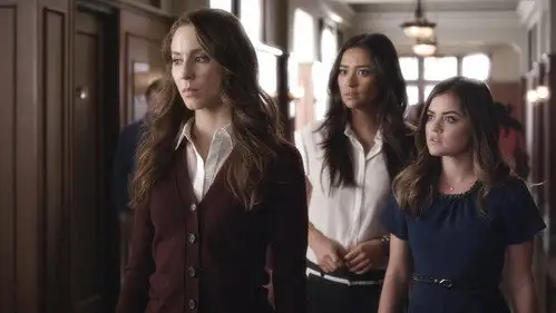 Pequeñas mentirosas Temporada 5 Episodios 24 • Sub Español