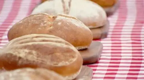 The Great British Bake Off Temporada 1 Episodios 3 • Sub Español
