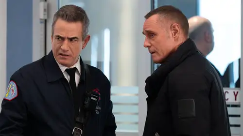 Chicago P.D. Temporada 13 Episodios 13 • Sub Español