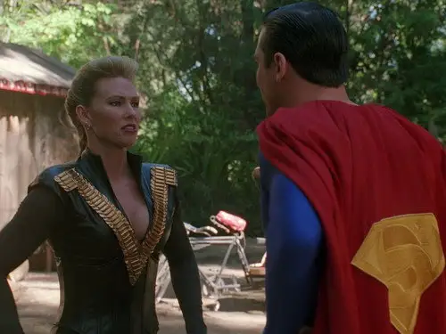 Lois y Clark: Las nuevas aventuras de Superman Temporada 4 Episodios 17 • Sub Español
