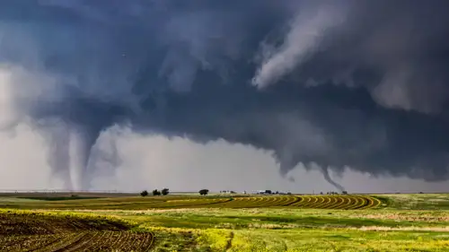 In the Eye of the Storm Temporada 2 Episodios 6 • Sub Español