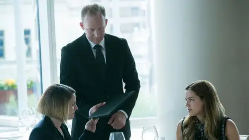 Dziewczyna z doświadczeniem S1E13 • Oglądaj Online
