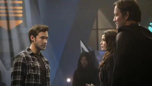 Supergirl Temporada 2 Episodios 16 • Sub Español