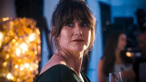Holby City Temporada 23 Episodios 16 • Sub Español