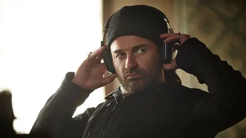 Hunters 2016 Temporada 1 Episodios 1 • Sub Español