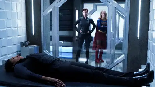 Supergirl Temporada 4 Episodios 10 • Sub Español
