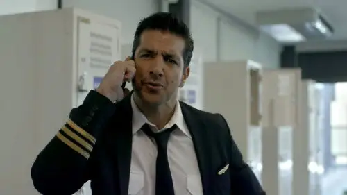 La piloto Temporada 2 Episodios 16 • Sub Español