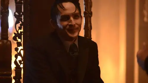 Gotham Temporada 2 Episodios 1 • Sub Español