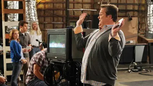 Modern Family Temporada 2 Episodios 7 • Sub Español