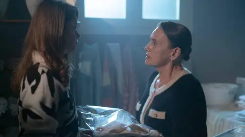 Tras el cristal Temporada 2 Episodios 10 • Sub Español