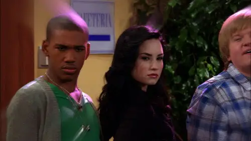 Sunny entre estrellas Temporada 2 Episodios 1 • Sub Español