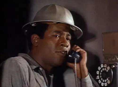 Ironside Temporada 1 Episodios 13 • Sub Español