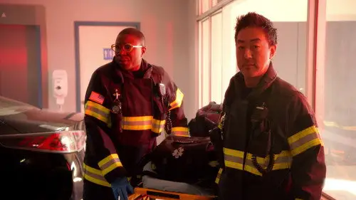 9-1-1 Temporada 3 Episodios 8 • Sub Español