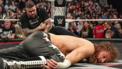 Raw Temporada 33 Episodios 5 • Sub Español