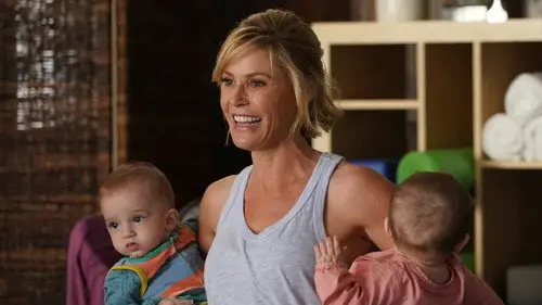 Modern Family Temporada 11 Episodios 3 • Sub Español