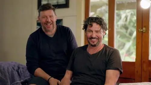 Off the Grid with Colin and Manu Temporada 1 Episodios 7 • Sub Español