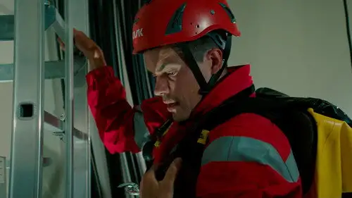 Bajo el fuego Temporada 3 Episodios 4 • Sub Español