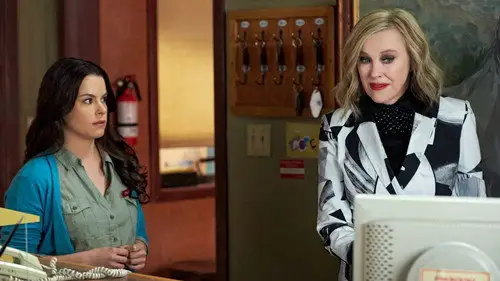 Schitt's Creek Temporada 2 Episodios 9 • Sub Español