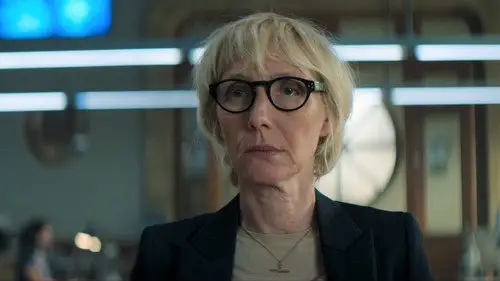 Objetivo: París Temporada 1 Episodios 3 • Sub Español