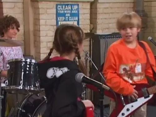 Hotel, dulce hotel: Las aventuras de Zack y Cody Temporada 1 Episodios 9 • Sub Español
