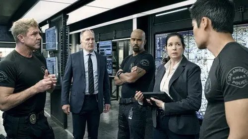 S.W.A.T.: Los hombres de Harrelson Temporada 3 Episodios 19 • Sub Español