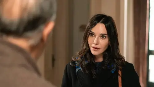 Tras el cristal Temporada 2 Episodios 18 • Sub Español